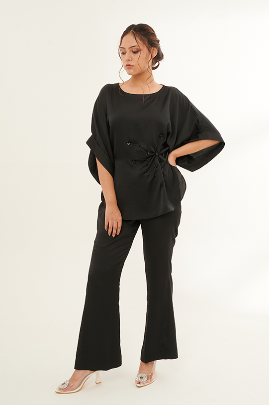 SVELTE formal top in black